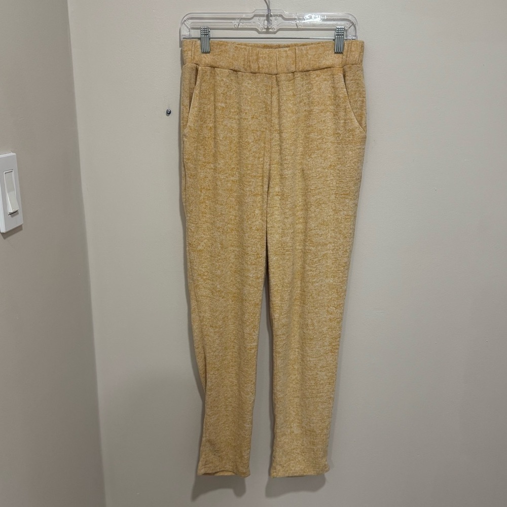 Kittenish orange joggers large‎